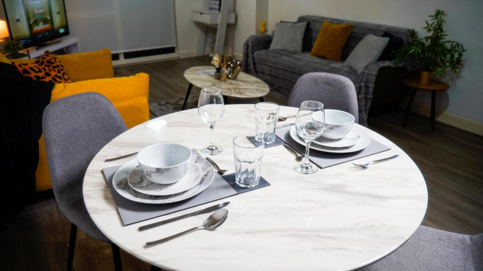 Manchester City Centre Apt With Balcony & Free Parking - Including Free 1-Hour Late Check-Out For Bookings On The 29Th 31St May, Justeat Voucher For 2-Night Stays Minimum! Манчестър Екстериор снимка