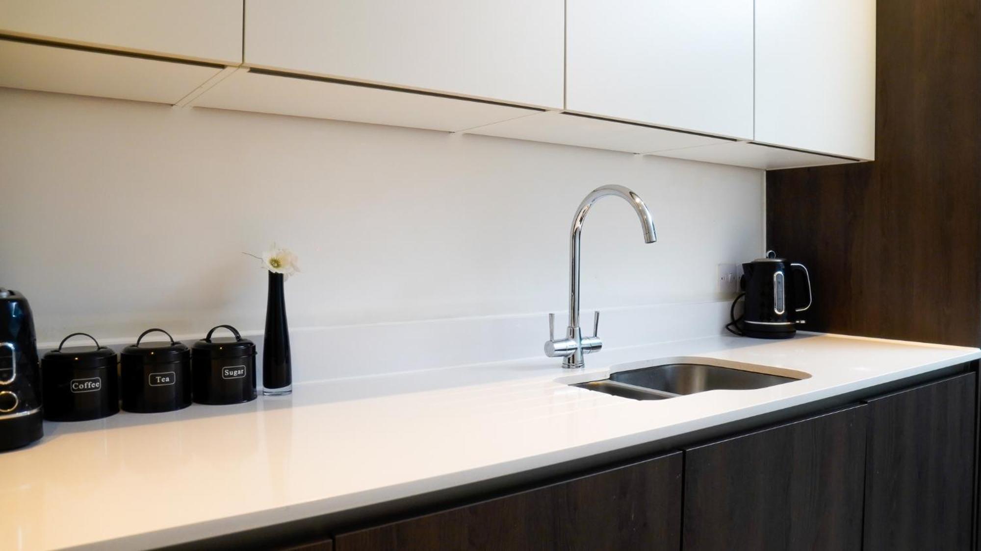 Manchester City Centre Apt With Balcony & Free Parking - Including Free 1-Hour Late Check-Out For Bookings On The 29Th 31St May, Justeat Voucher For 2-Night Stays Minimum! Манчестър Екстериор снимка