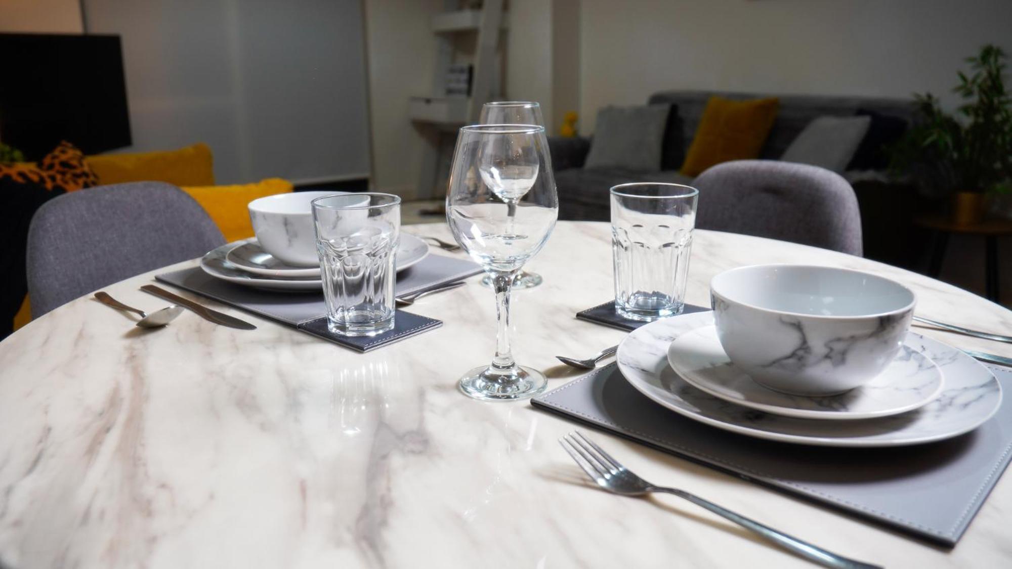 Manchester City Centre Apt With Balcony & Free Parking - Including Free 1-Hour Late Check-Out For Bookings On The 29Th 31St May, Justeat Voucher For 2-Night Stays Minimum! Манчестър Екстериор снимка